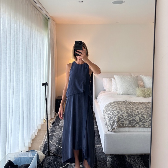 NWT Navy Silk dress with tie detail and cinched waist - Picture 1 of 4